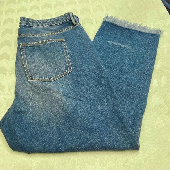 GOOD AMERICAN BOOD BOY FRAYED HEM BOYFRIEND JEANS - Picture 2 of 9